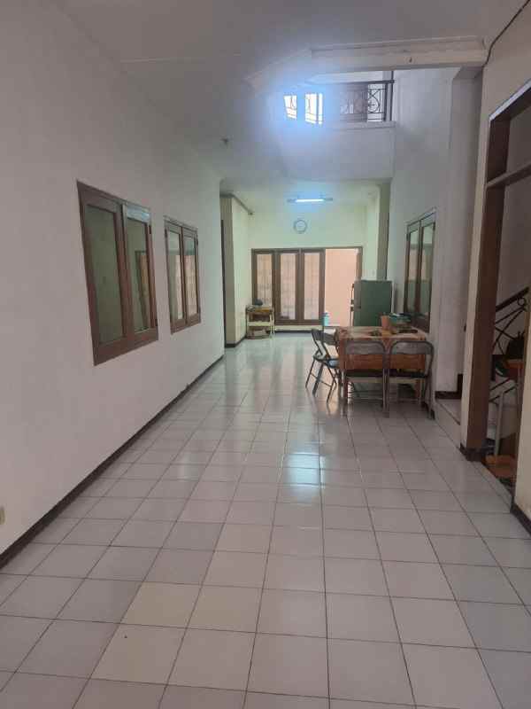 rumah di nginden surabaya timur