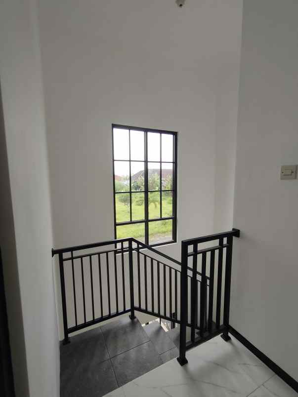 rumah dijual 2 lantai pakissaji malang