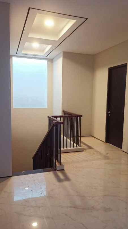 rumah dijual woodland citraland utama surabaya barat