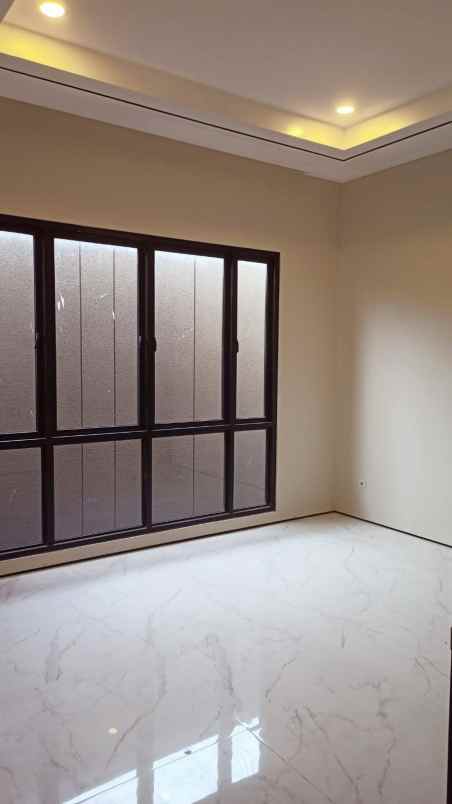 rumah dijual woodland citraland utama surabaya barat