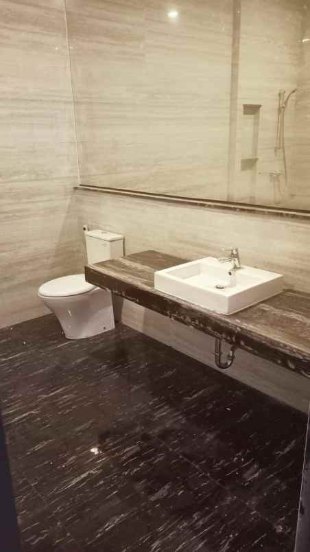 rumah dijual woodland citraland utama surabaya barat