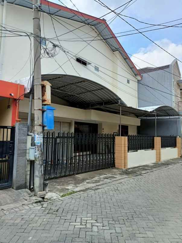 rumah gubeng kertajaya strategis