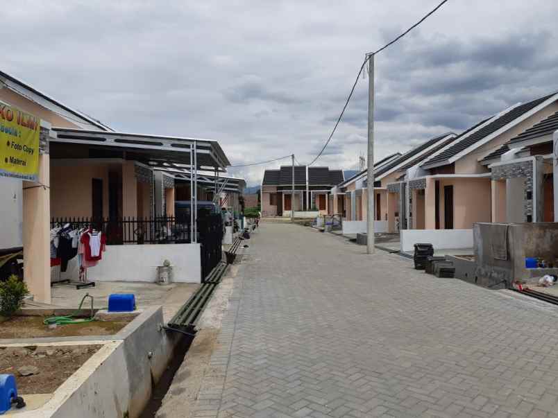 rumah jl lembur awi pakutandang