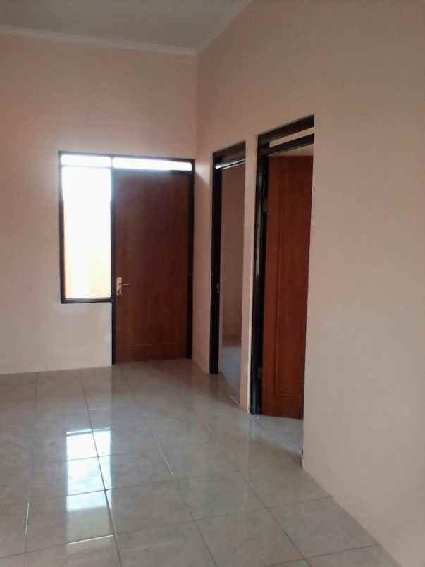 rumah jl lembur awi pakutandang