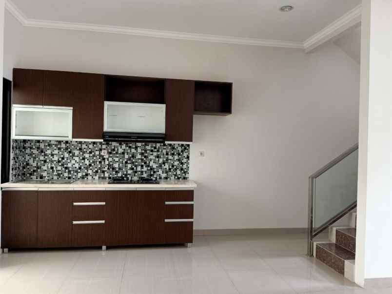 rumah jl smpn 27 duren sawit raya