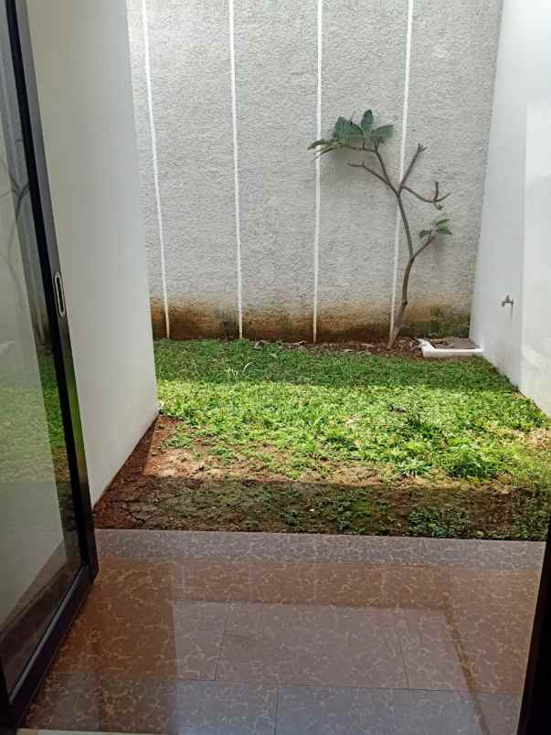 rumah jl smpn 27 duren sawit raya