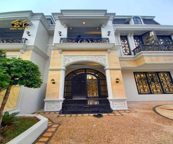 rumah keren lingkungan nyaman di kebagusan jaksel