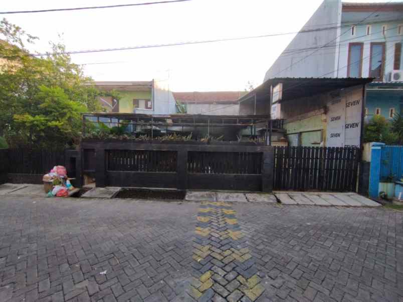 rumah klampis dekat galaxy mall araya manyar merr krl