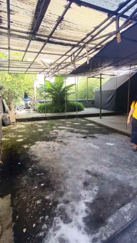 rumah klampis dekat galaxy mall araya manyar merr krl