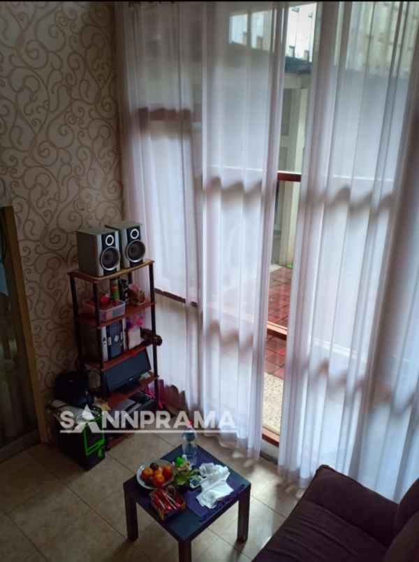 rumah klasik dan unik di jalan pinang 2 limo