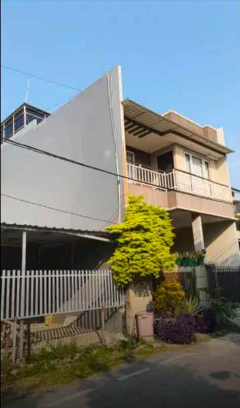 rumah komplek jati bening baru