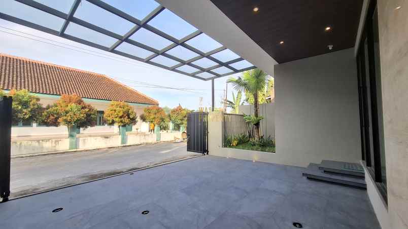 rumah kontemporer siap huni dekat candi sambisari