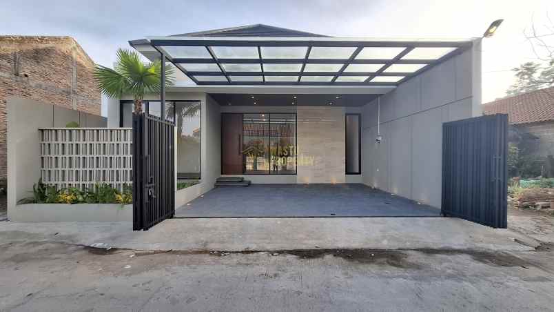 rumah kontemporer siap huni dekat candi sambisari