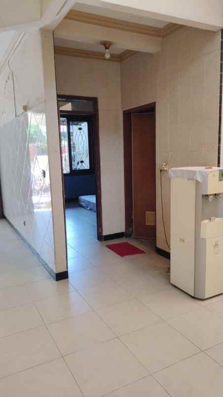 rumah lokasi strategis surabaya barat