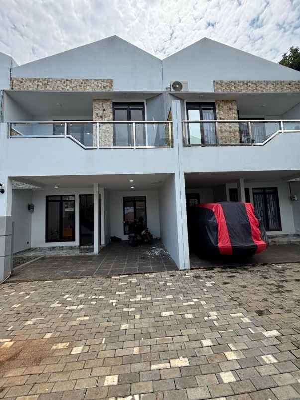 rumah luxury dengan desain scandinavian