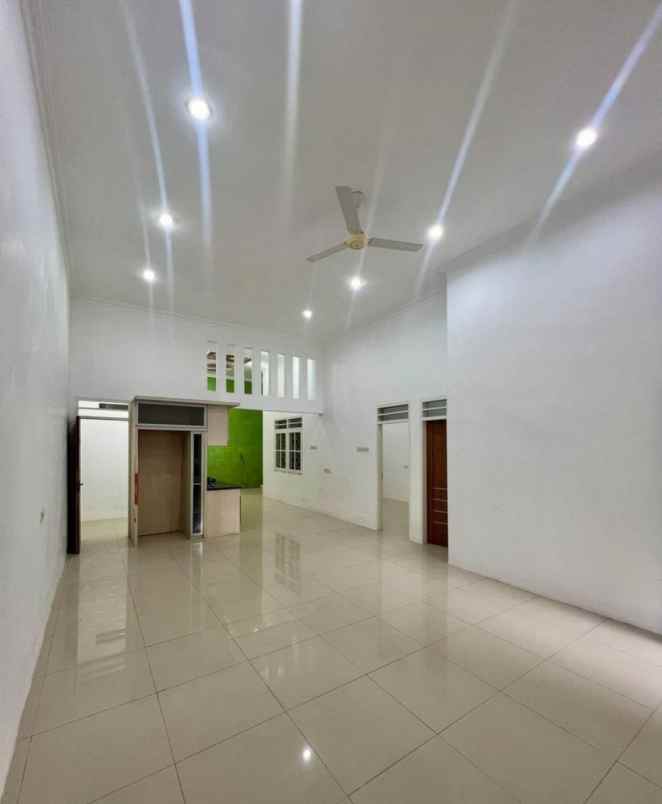 rumah manyar jaya sudah renovasi strategis minimalis