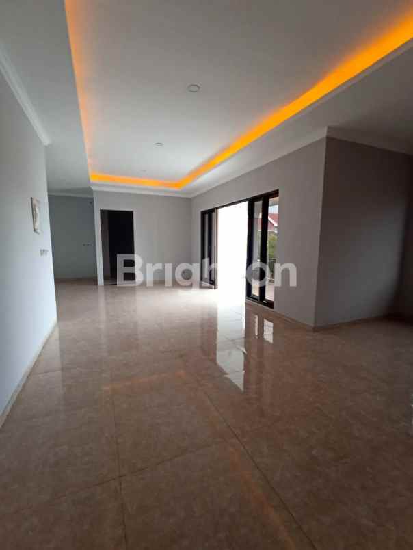 rumah manyar kertoadi tengah kota row jalan 3 mobil