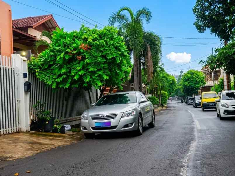 rumah megah 2 lantai dalam komplek abadi duren sawit