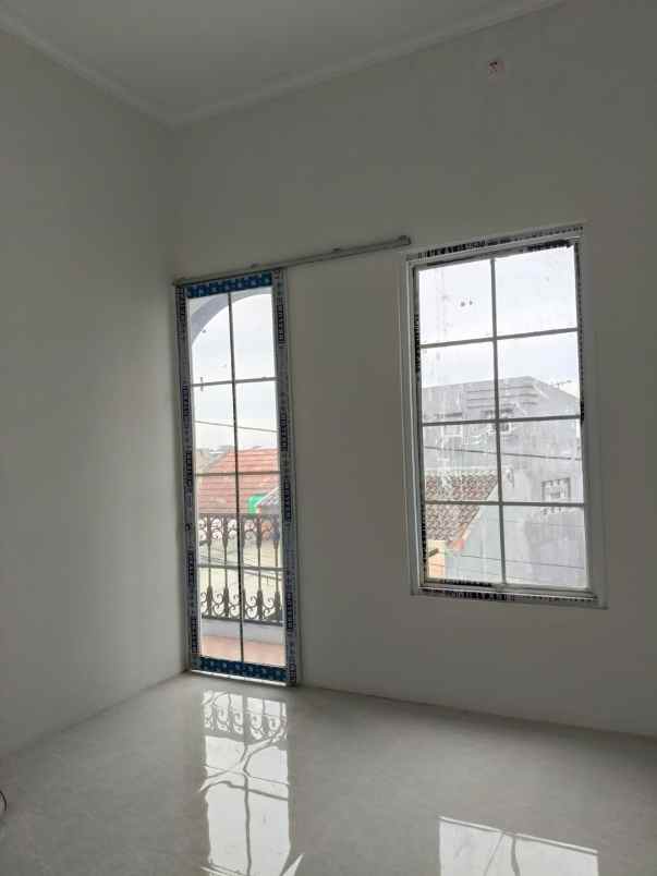 rumah mewah 2 lantai siap huni murah dibeji depok