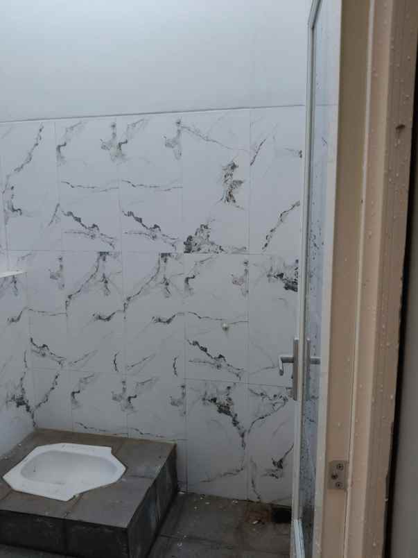 rumah mewah 2 lantai siap huni murah dibeji depok