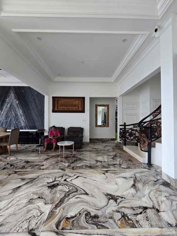 rumah mewah cantik asri dan nyaman di jatiwarna bekasi