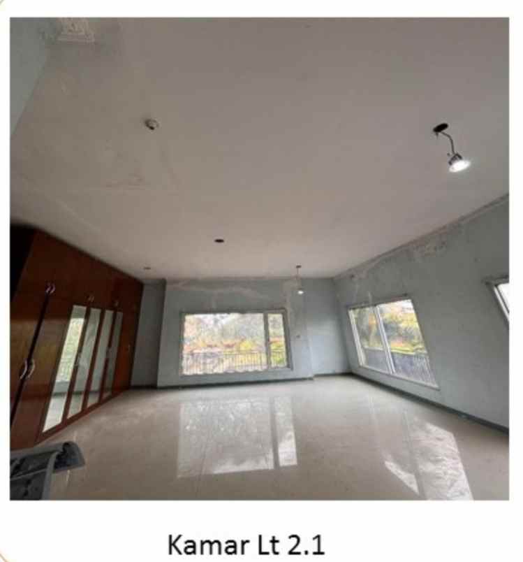 rumah mewah dan luas dijual dengan harga dibawah njop