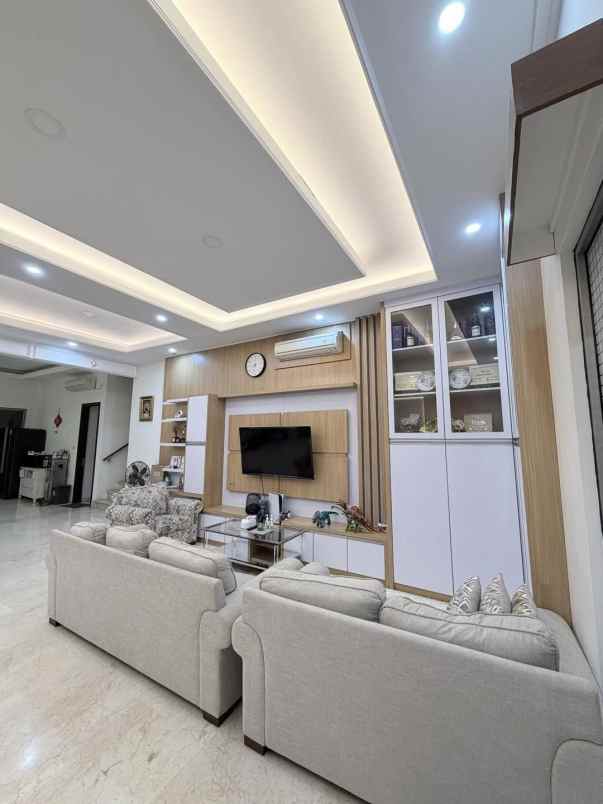 rumah mewah di cluster concerto beach pik jakarta