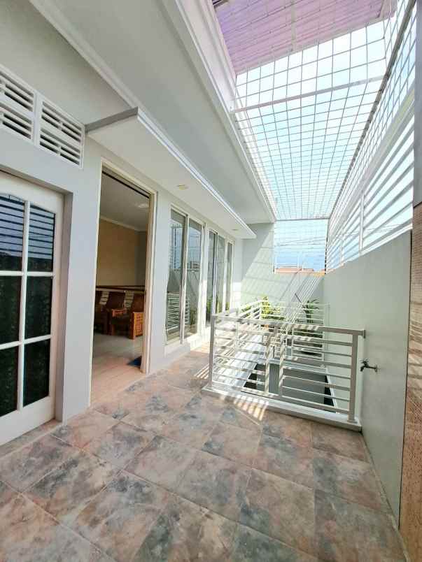 rumah minimalis 2 lantai wisma permai surabaya timur