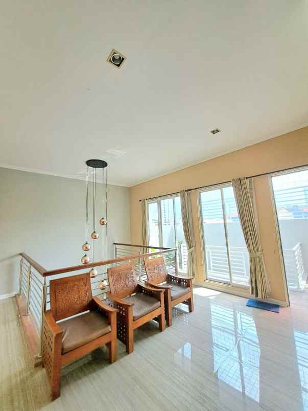 rumah minimalis 2 lantai wisma permai surabaya timur