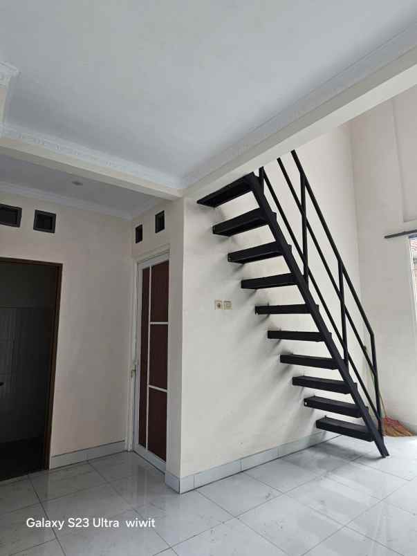 rumah minimalis mezanine dekat jalan paris bantul