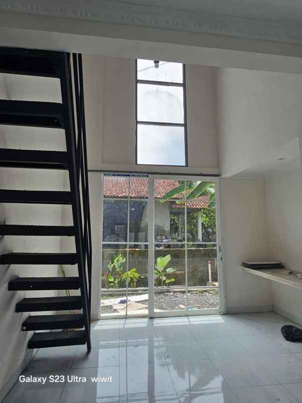 rumah minimalis mezanine dekat jalan paris bantul