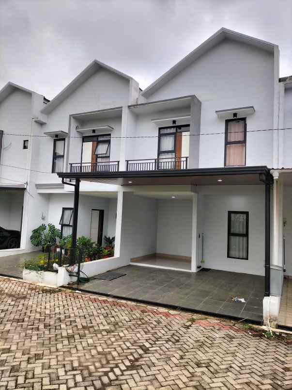 rumah murah plus kolam renang di bandung