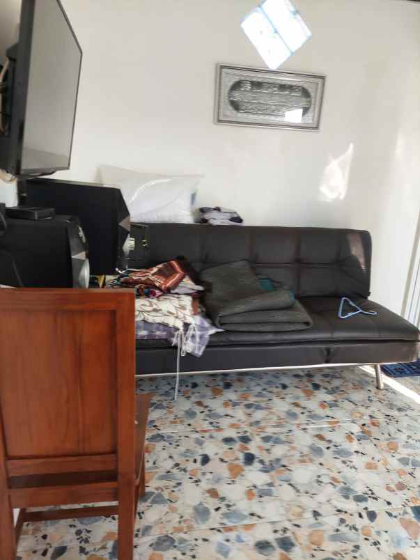 rumah perum dua lantai siap huni