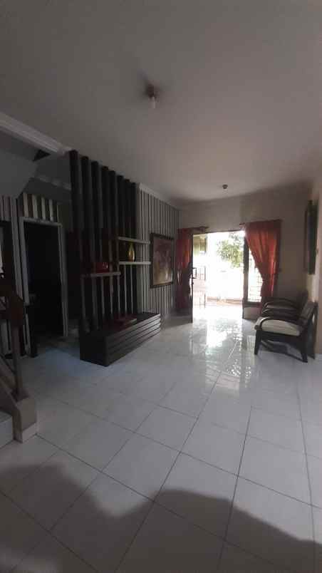 rumah posisi boulevard di grand wisata bekasi