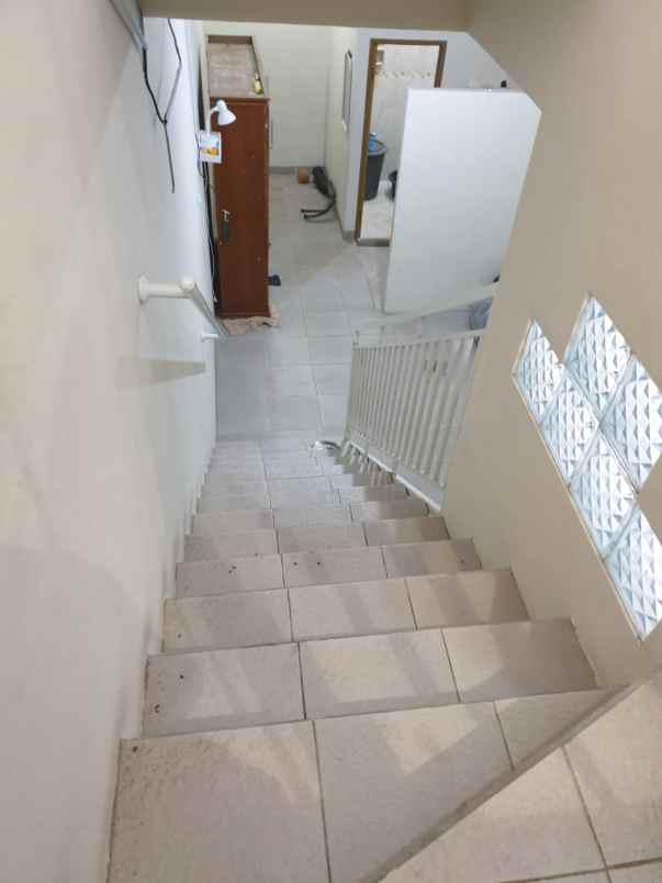 rumah second 1 5 lt dalam cluster di beji depok