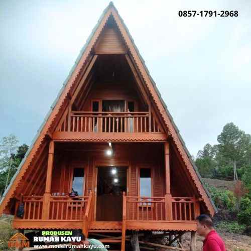 rumah segitiga 2 lantai