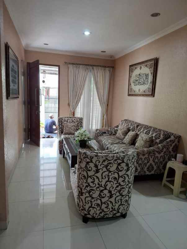 rumah siap huni di pondok indah jakarta selatan