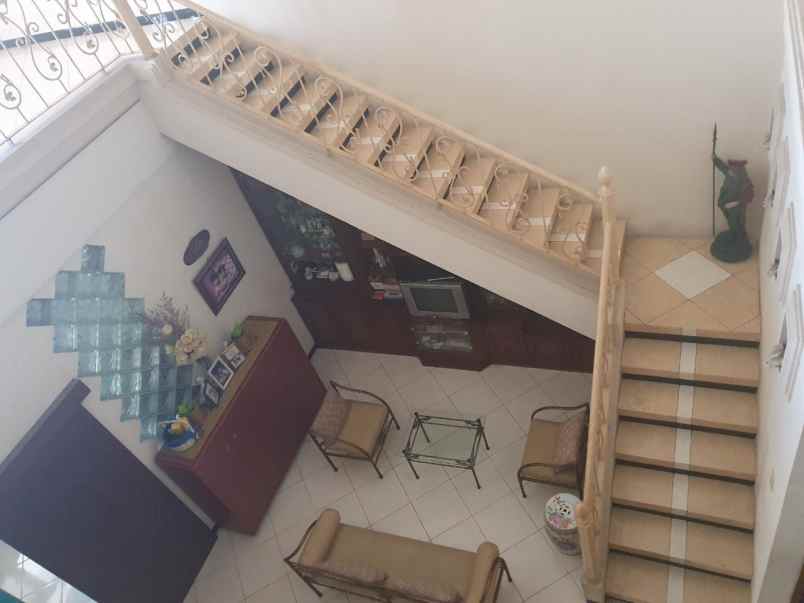 rumah sutorejo prima strategis