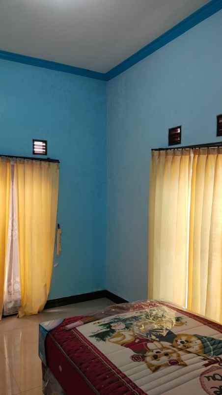 rumah villa jawa estetik elegan strategis di kota batu