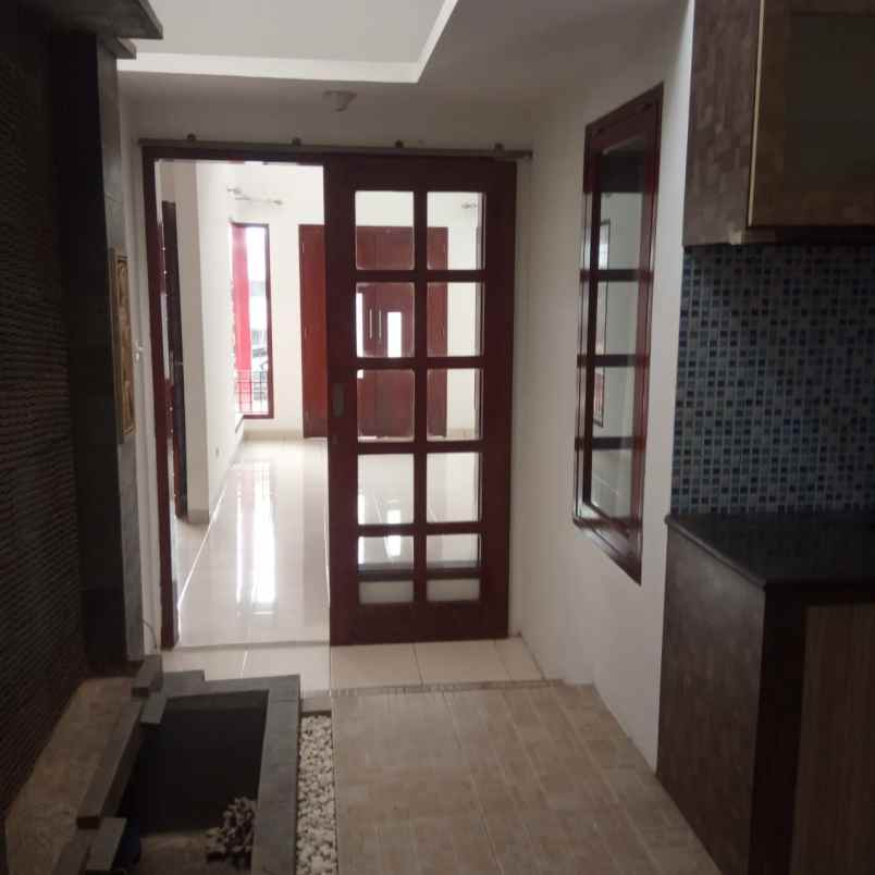 runah baru siap huni dalam mini cluster di jagakarsa