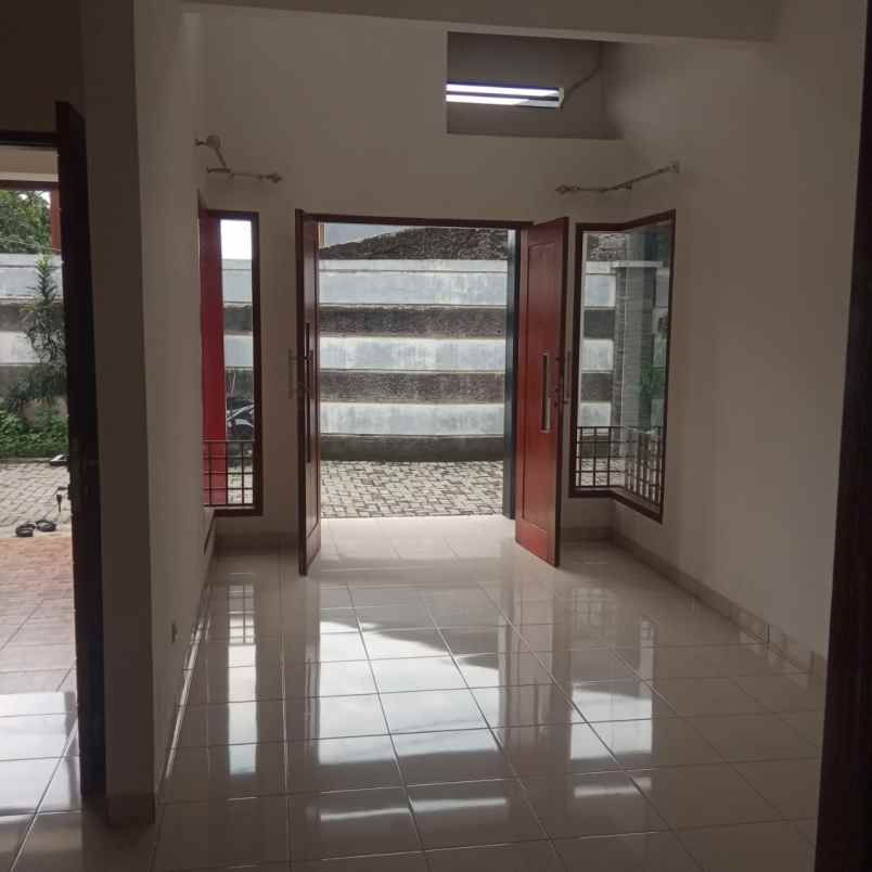 runah baru siap huni dalam mini cluster di jagakarsa