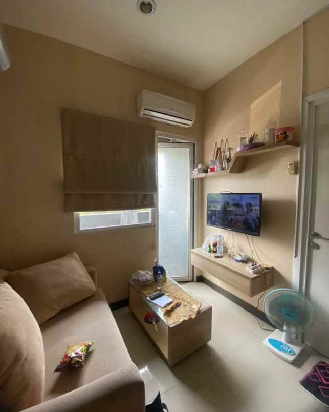 sewa unit aparment green pramuka city unt bagus