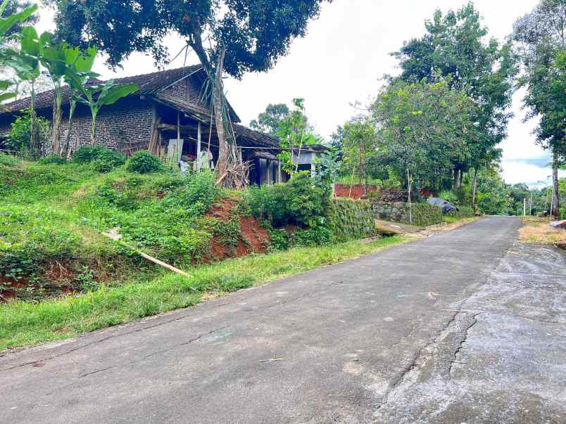 tanah 200 juta barat terminal karangpandan karanganyar