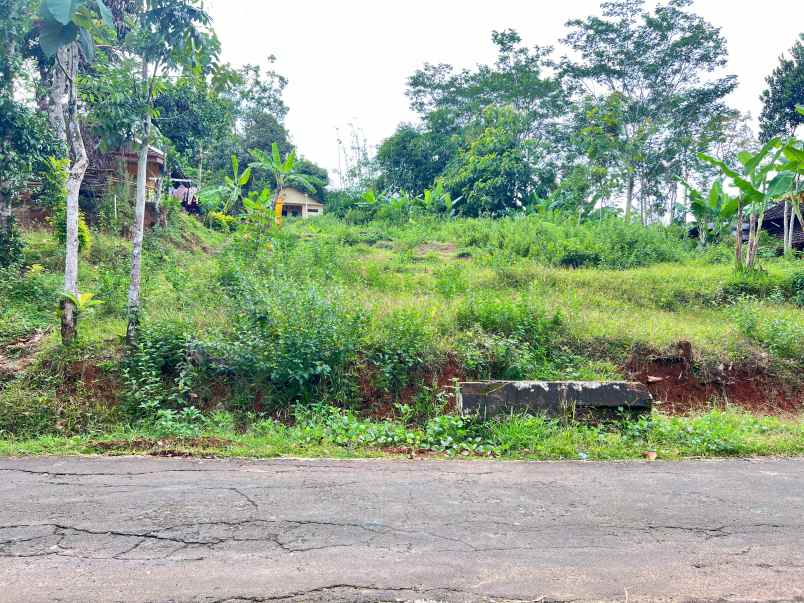 tanah 200 juta barat terminal karangpandan karanganyar