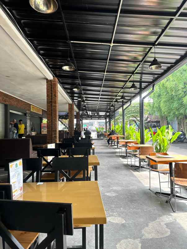 tanah dan bangunan komersil di condet