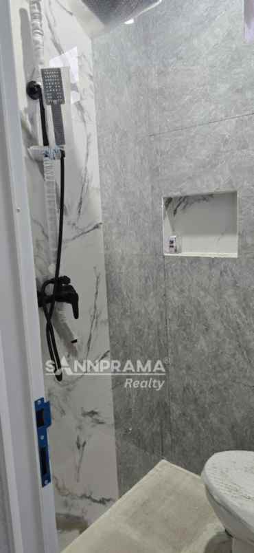 townhouse mewah banyak bonus di tanah baru depok ritin