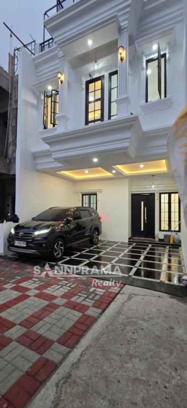 townhouse mewah banyak bonus di tanah baru depok ritin