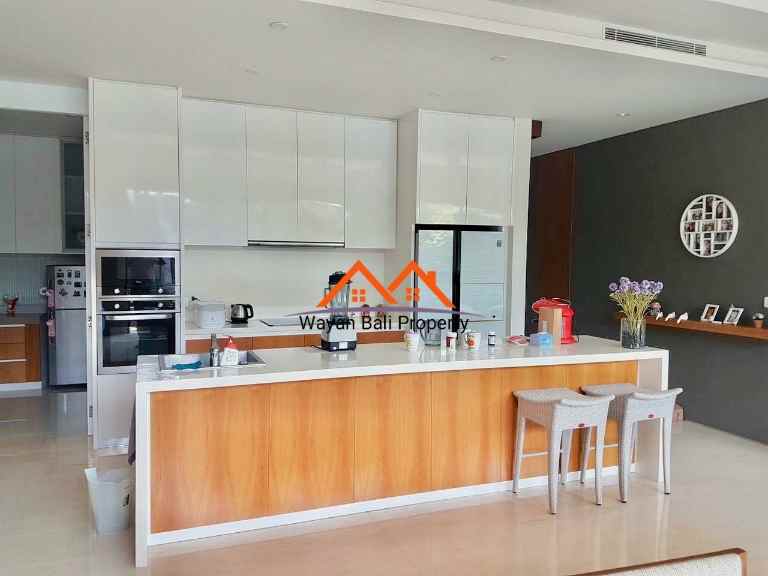 villa jalan batu belig