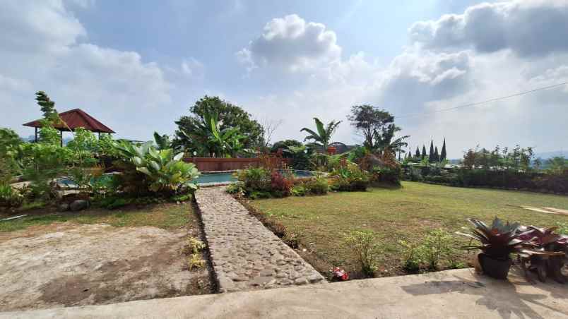 villa kayu batukasur cisarua puncak