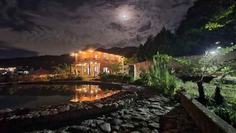 villa kayu batukasur cisarua puncak